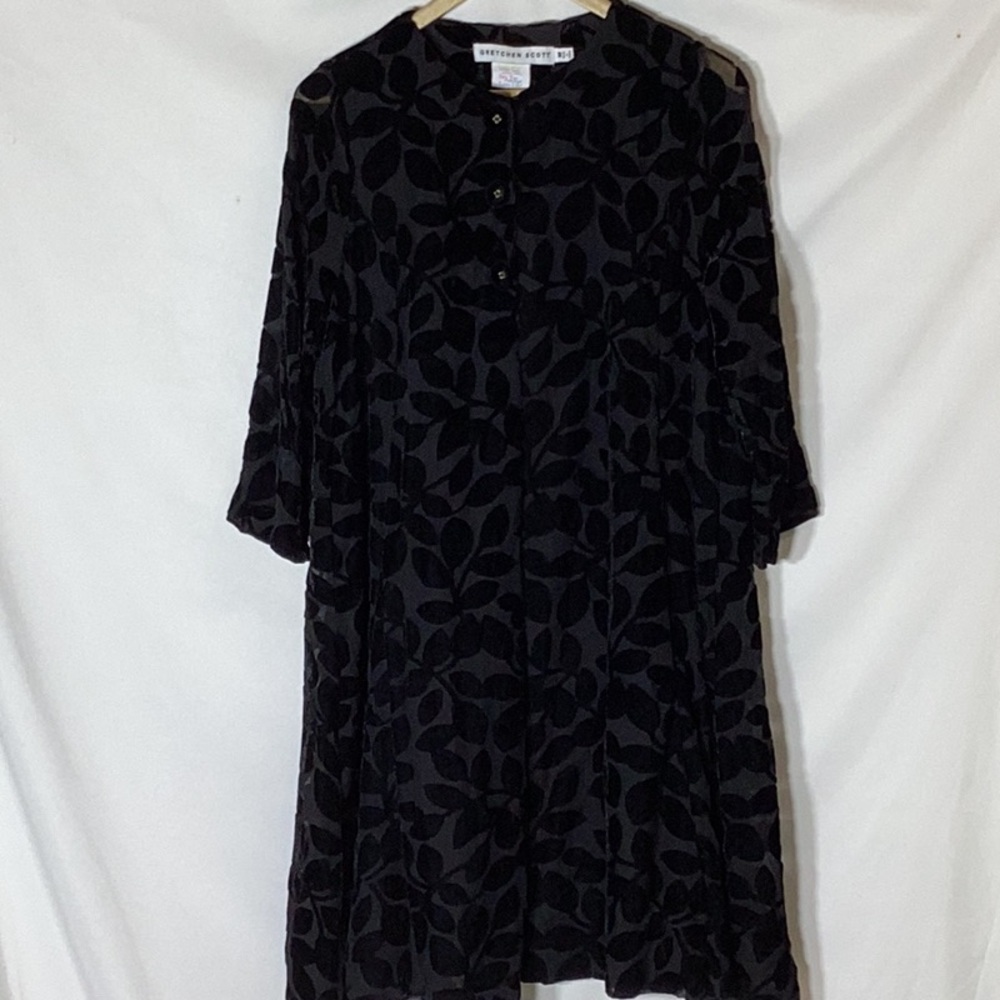 GRETCHEN SCOTT Ursula Swing Dress
- Luxe Leaf Velvet Black Size Medium - Picture 6 of 14